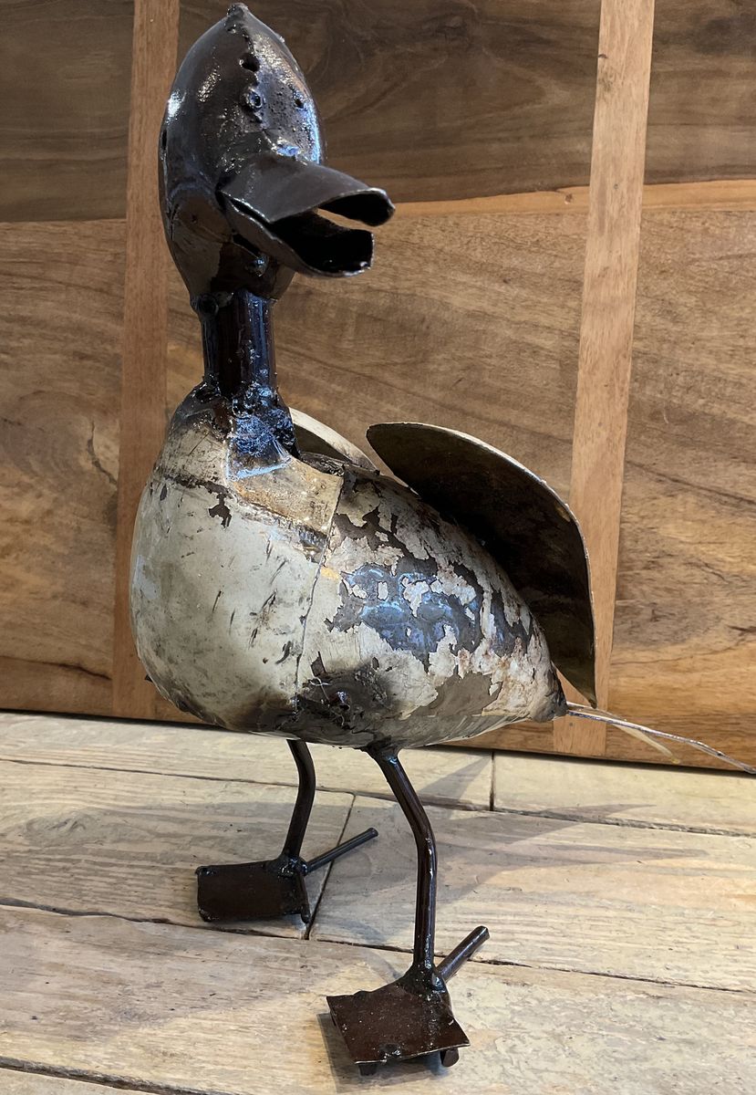 White metal duck sculpture 2 White metal duck sculpture 2