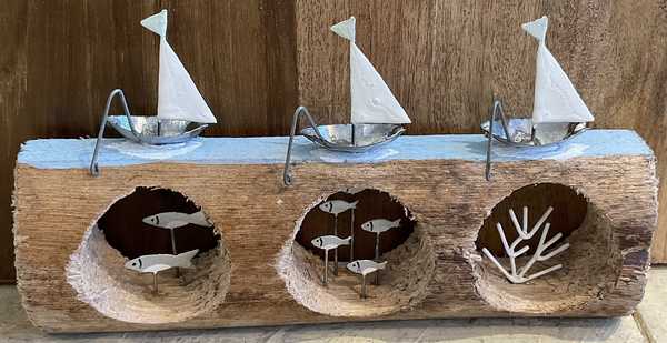 3 boats on a porthole log seaside decoration 