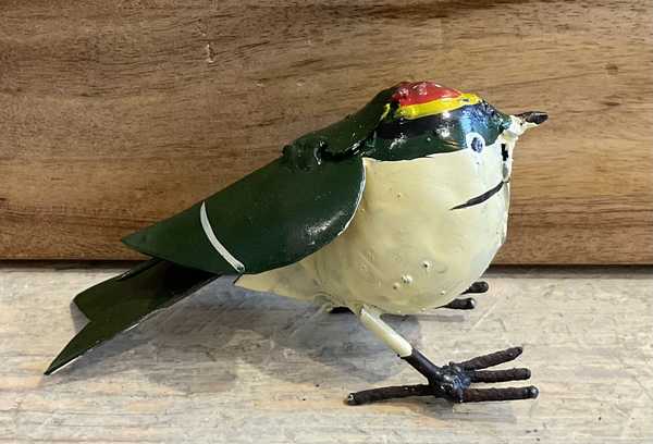 Small metal garden bird sculpture - Goldcrest
