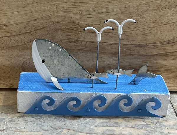Wilbur the whale seaside decoration 