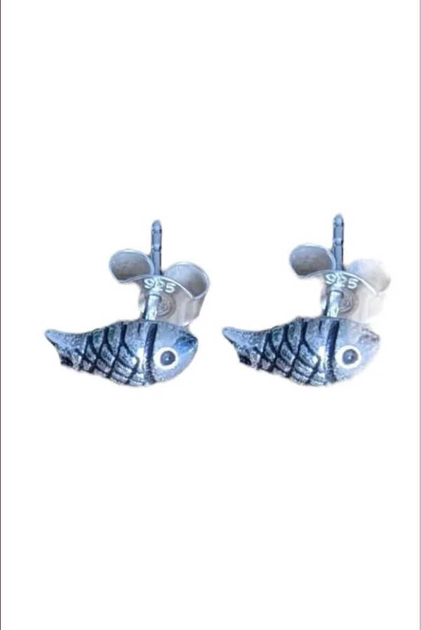 Swimming fish design sterling silver stud earrings